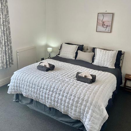 Entire Holiday Home In Blackpool With Free Parking And A Private Patio Garden Exterior foto